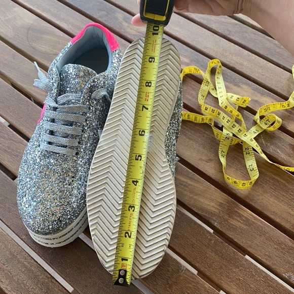 Chiara Ferragni Metallic silver low top sneakers - Picture 13 of 14